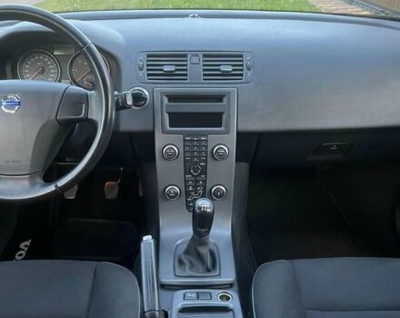 Черный Вольво В50, объемом двигателя 1.6 л и пробегом 237 тыс. км за 9100 $, фото 22 на Automoto.ua