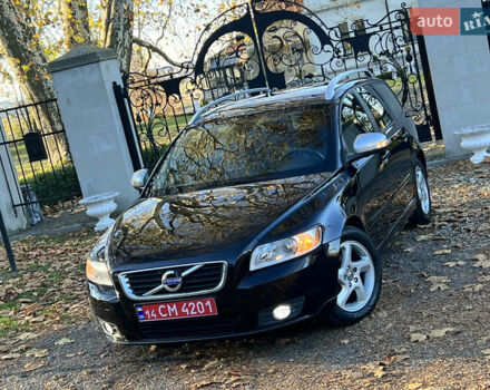 Черный Вольво В50, объемом двигателя 1.6 л и пробегом 228 тыс. км за 8999 $, фото 1 на Automoto.ua