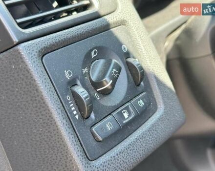 Чорний Вольво V50, об'ємом двигуна 1.6 л та пробігом 235 тис. км за 8590 $, фото 12 на Automoto.ua
