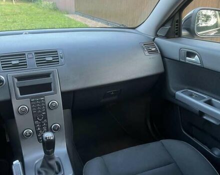 Черный Вольво В50, объемом двигателя 1.6 л и пробегом 237 тыс. км за 9100 $, фото 24 на Automoto.ua