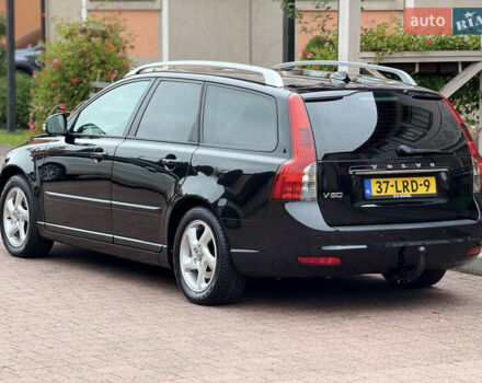 Черный Вольво В50, объемом двигателя 1.6 л и пробегом 244 тыс. км за 8850 $, фото 10 на Automoto.ua