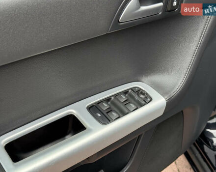 Черный Вольво В50, объемом двигателя 1.6 л и пробегом 244 тыс. км за 8850 $, фото 70 на Automoto.ua