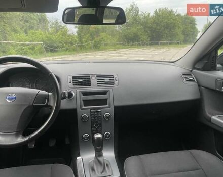Черный Вольво В50, объемом двигателя 1.6 л и пробегом 231 тыс. км за 9350 $, фото 26 на Automoto.ua