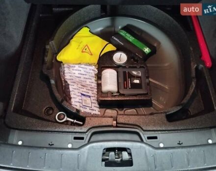 Чорний Вольво V50, об'ємом двигуна 1.6 л та пробігом 192 тис. км за 8750 $, фото 13 на Automoto.ua