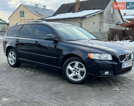Черный Вольво В50, объемом двигателя 1.6 л и пробегом 240 тыс. км за 8800 $, фото 2 на Automoto.ua