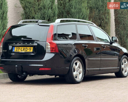 Черный Вольво В50, объемом двигателя 1.6 л и пробегом 244 тыс. км за 8850 $, фото 7 на Automoto.ua