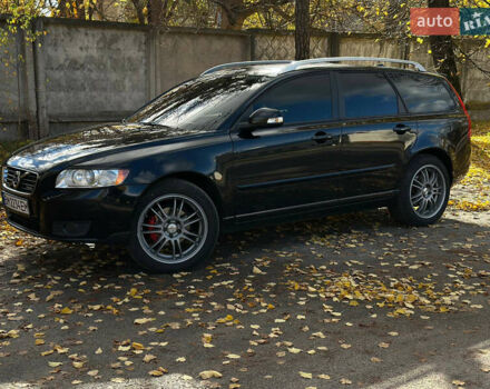Черный Вольво В50, объемом двигателя 1.6 л и пробегом 255 тыс. км за 9200 $, фото 7 на Automoto.ua