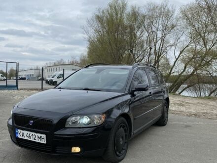 Вольво V50 2004 у Києві на Automoto.ua Чорний Вольво V50, об'ємом двигуна 2 л та пробігом 285 тис. км за 6200 $, фото 1 на Automoto.ua