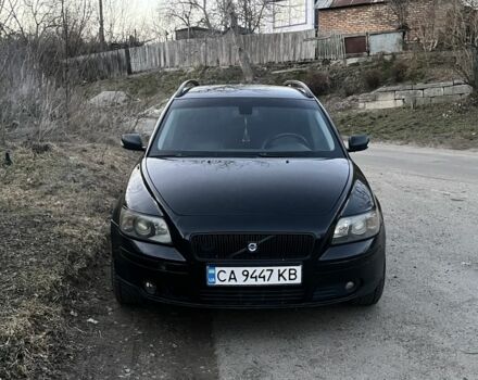 Черный Вольво В50, объемом двигателя 1.6 л и пробегом 370 тыс. км за 3750 $, фото 1 на Automoto.ua