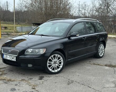 Черный Вольво В50, объемом двигателя 1.6 л и пробегом 123 тыс. км за 2900 $, фото 1 на Automoto.ua