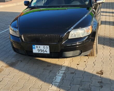 Черный Вольво В50, объемом двигателя 1.6 л и пробегом 296 тыс. км за 4700 $, фото 1 на Automoto.ua