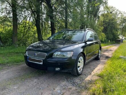 Вольво V50 2005 у Житомирі на Automoto.ua Чорний Вольво V50, об'ємом двигуна 2 л та пробігом 305 тис. км за 2400 $, фото 1 на Automoto.ua