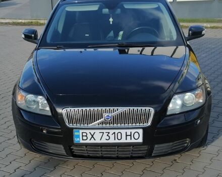Черный Вольво В50, объемом двигателя 1.8 л и пробегом 335 тыс. км за 4800 $, фото 1 на Automoto.ua