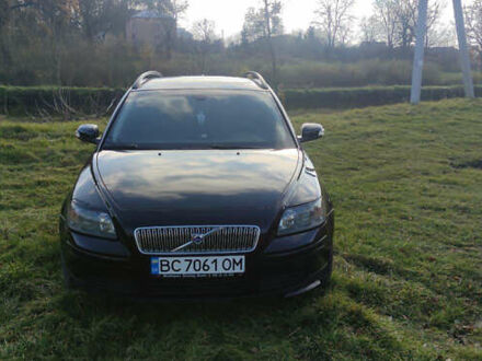 Черный Вольво В50, объемом двигателя 1.8 л и пробегом 240 тыс. км за 5600 $, фото 1 на Automoto.ua