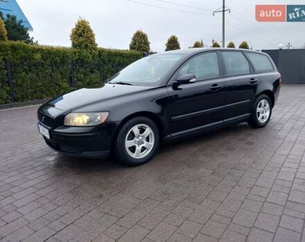 Черный Вольво В50, объемом двигателя 1.6 л и пробегом 273 тыс. км за 5150 $, фото 1 на Automoto.ua