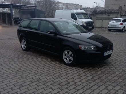 Черный Вольво В50, объемом двигателя 1.6 л и пробегом 270 тыс. км за 3950 $, фото 1 на Automoto.ua