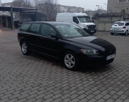 Черный Вольво В50, объемом двигателя 1.6 л и пробегом 270 тыс. км за 3950 $, фото 1 на Automoto.ua