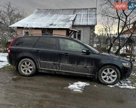 Черный Вольво В50, объемом двигателя 1.6 л и пробегом 284 тыс. км за 4700 $, фото 1 на Automoto.ua