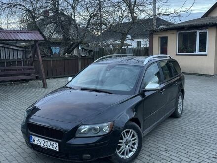 Черный Вольво В50, объемом двигателя 1.6 л и пробегом 239 тыс. км за 2600 $, фото 1 на Automoto.ua