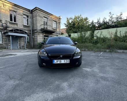 Чорний Вольво V50, об'ємом двигуна 0 л та пробігом 325 тис. км за 3001 $, фото 1 на Automoto.ua
