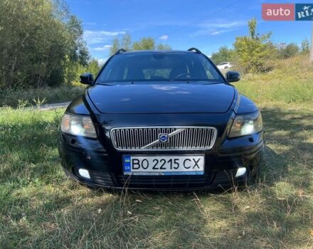 Черный Вольво В50, объемом двигателя 2 л и пробегом 325 тыс. км за 4600 $, фото 1 на Automoto.ua