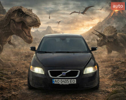 Черный Вольво В50, объемом двигателя 2 л и пробегом 392 тыс. км за 5500 $, фото 1 на Automoto.ua