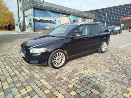 Черный Вольво В50, объемом двигателя 1.6 л и пробегом 260 тыс. км за 5500 $, фото 1 на Automoto.ua