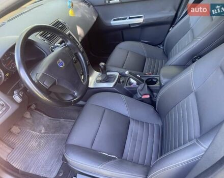 Чорний Вольво V50, об'ємом двигуна 1.6 л та пробігом 248 тис. км за 6000 $, фото 1 на Automoto.ua