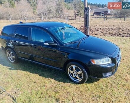 Черный Вольво В50, объемом двигателя 2 л и пробегом 330 тыс. км за 4700 $, фото 1 на Automoto.ua
