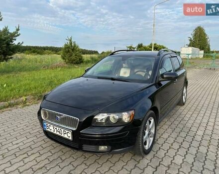 Черный Вольво В50, объемом двигателя 1.56 л и пробегом 316 тыс. км за 6000 $, фото 1 на Automoto.ua