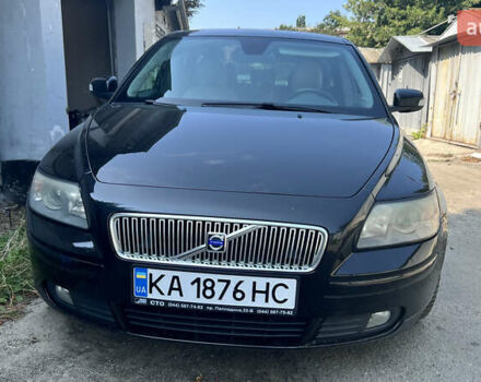 Черный Вольво В50, объемом двигателя 2.4 л и пробегом 308 тыс. км за 6100 $, фото 1 на Automoto.ua