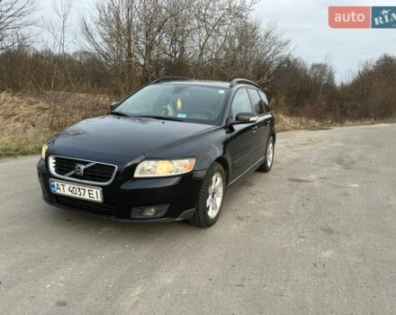 Черный Вольво В50, объемом двигателя 1.56 л и пробегом 304 тыс. км за 5600 $, фото 1 на Automoto.ua