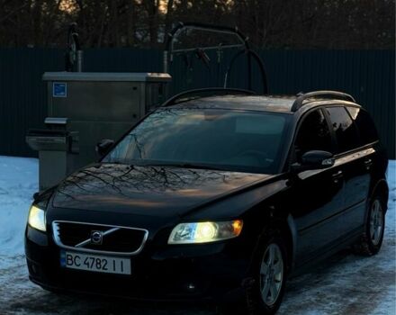 Черный Вольво В50, объемом двигателя 1.6 л и пробегом 336 тыс. км за 6600 $, фото 1 на Automoto.ua