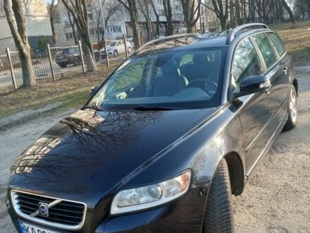 Вольво V50 2008 у Києві на Automoto.ua Чорний Вольво V50, об'ємом двигуна 1.6 л та пробігом 250 тис. км за 6200 $, фото 1 на Automoto.ua