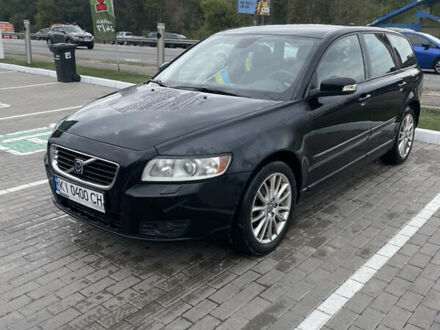 Черный Вольво В50, объемом двигателя 1.6 л и пробегом 322 тыс. км за 4800 $, фото 1 на Automoto.ua