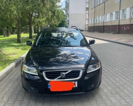 Черный Вольво В50, объемом двигателя 1.6 л и пробегом 220 тыс. км за 6500 $, фото 1 на Automoto.ua