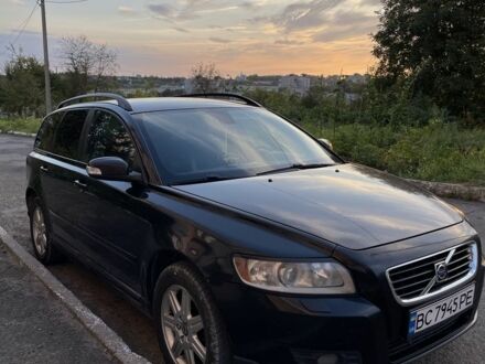 Черный Вольво В50, объемом двигателя 1.6 л и пробегом 135 тыс. км за 6600 $, фото 1 на Automoto.ua