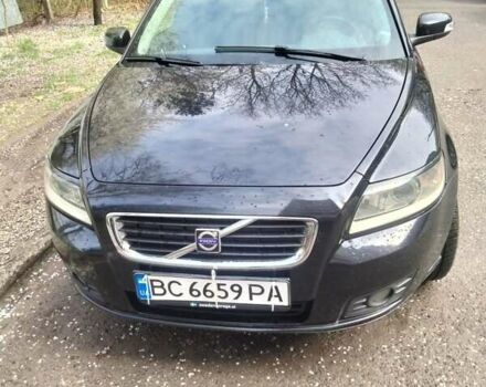 Черный Вольво В50, объемом двигателя 1.8 л и пробегом 210 тыс. км за 5800 $, фото 1 на Automoto.ua