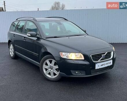 Черный Вольво В50, объемом двигателя 1.56 л и пробегом 292 тыс. км за 5490 $, фото 1 на Automoto.ua