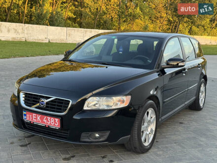 Черный Вольво В50, объемом двигателя 1.8 л и пробегом 243 тыс. км за 6399 $, фото 1 на Automoto.ua