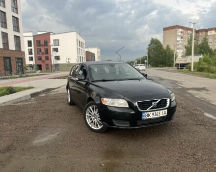 Черный Вольво В50, объемом двигателя 1.6 л и пробегом 251 тыс. км за 5850 $, фото 1 на Automoto.ua