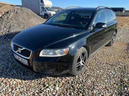 Черный Вольво В50, объемом двигателя 2 л и пробегом 215 тыс. км за 2967 $, фото 1 на Automoto.ua