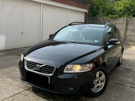 Черный Вольво В50, объемом двигателя 1.6 л и пробегом 348 тыс. км за 6100 $, фото 1 на Automoto.ua