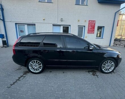 Чорний Вольво V50, об'ємом двигуна 2 л та пробігом 300 тис. км за 8000 $, фото 1 на Automoto.ua