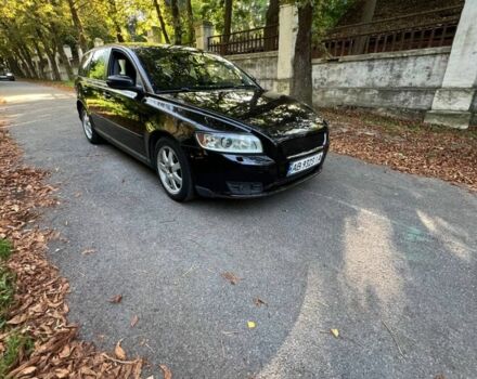 Черный Вольво В50, объемом двигателя 1.6 л и пробегом 200 тыс. км за 5200 $, фото 1 на Automoto.ua