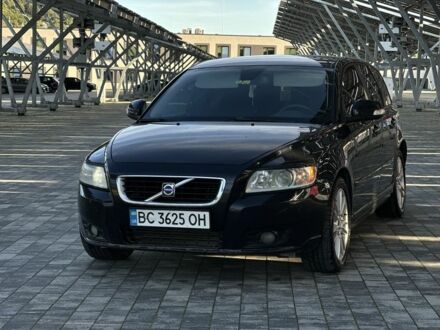 Черный Вольво В50, объемом двигателя 1.6 л и пробегом 380 тыс. км за 6500 $, фото 1 на Automoto.ua