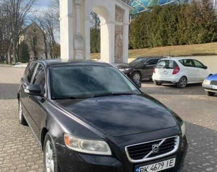 Чорний Вольво V50, об'ємом двигуна 2 л та пробігом 330 тис. км за 4750 $, фото 1 на Automoto.ua
