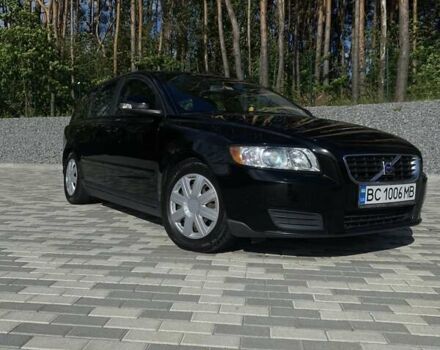 Черный Вольво В50, объемом двигателя 1.6 л и пробегом 234 тыс. км за 6000 $, фото 1 на Automoto.ua
