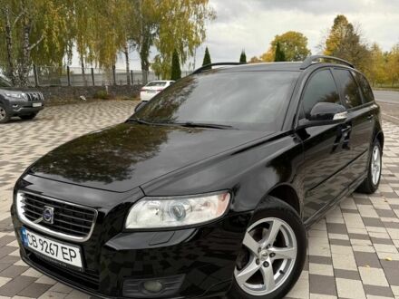 Черный Вольво В50, объемом двигателя 1.6 л и пробегом 240 тыс. км за 8500 $, фото 1 на Automoto.ua