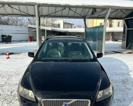 Черный Вольво В50, объемом двигателя 0 л и пробегом 291 тыс. км за 2000 $, фото 1 на Automoto.ua